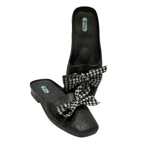OKABASHI BLACK SLIDE SANDALS  WITH CHECKERED BOW SZ ML
